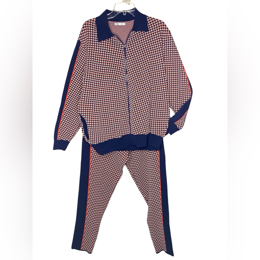 NWOT! Zara Men’s Navy and Red Retro Geometric Jacquard Knit Tracksuit - Size L